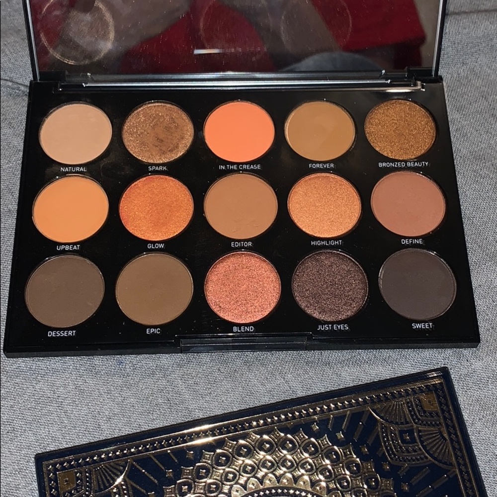 Eyeshadow - Picture 3 of 6